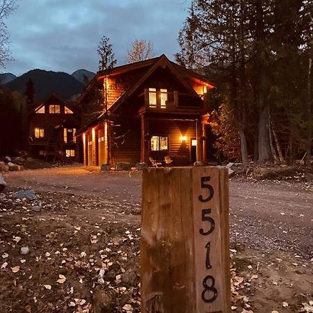 Ski-In Chalet: Private Hot Tub, Bonus Bunk House Fernie Exterior foto