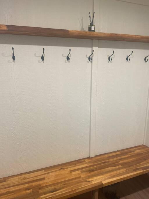 Ski-In Chalet: Private Hot Tub, Bonus Bunk House Fernie Exterior foto